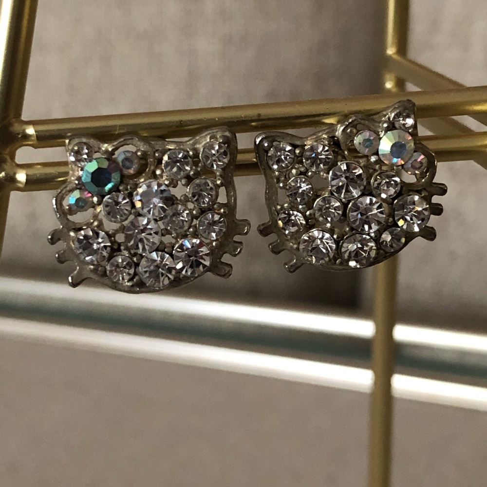 Hello kitty earrings